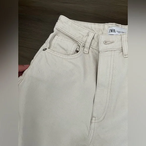 Zara wide leg jeans, white, size 2 - Picture 3 of 4